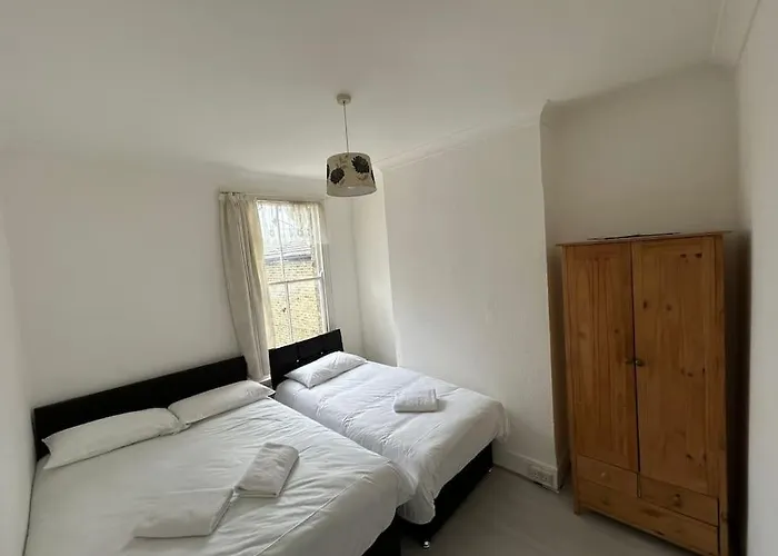 East London 2 Bedroom Flat