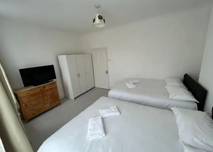 East London 2 Bedroom Flat