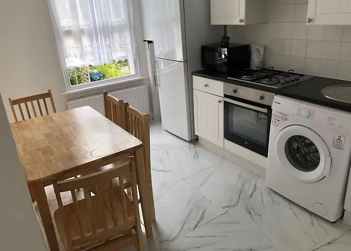 East London 2 Bedroom Flat