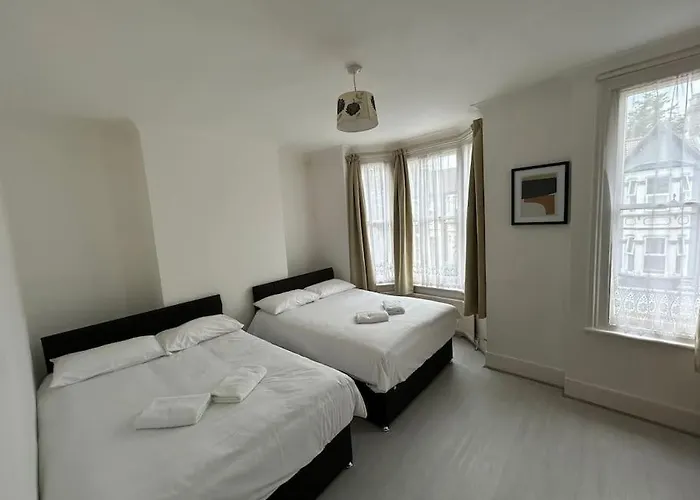 East London 2 Bedroom Flat