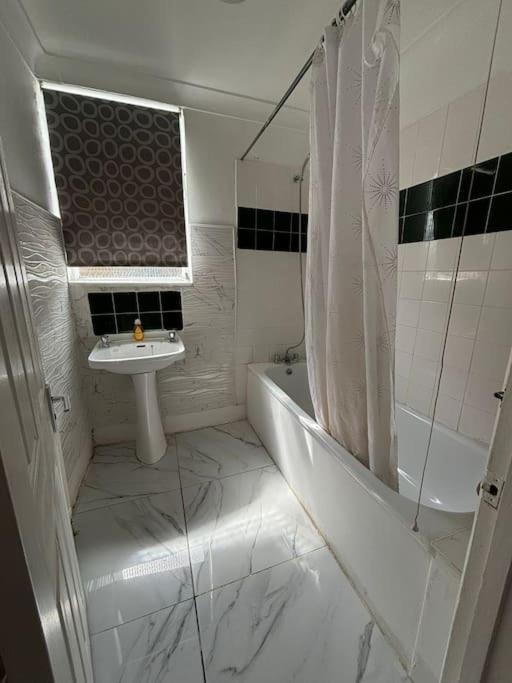 Apartment East 2 Bedroom Flat London