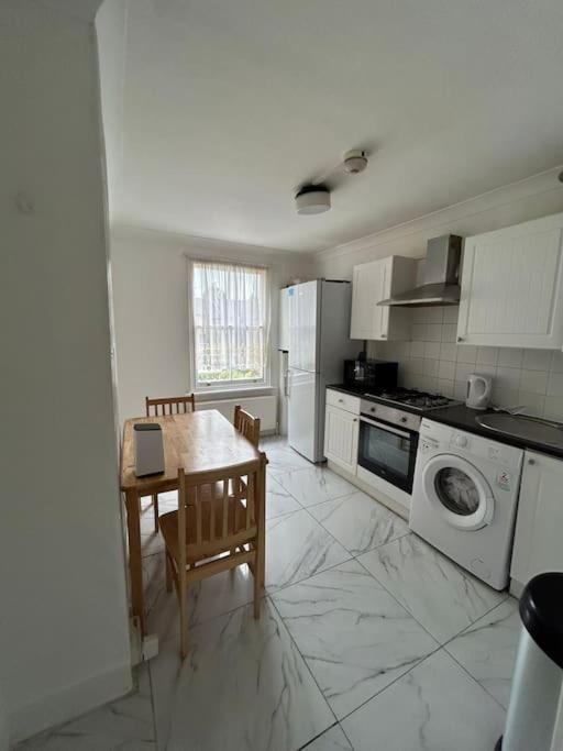 Apartment East 2 Bedroom Flat London