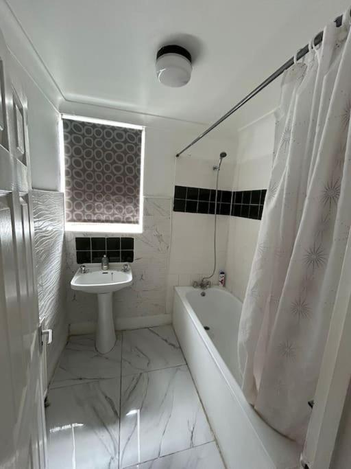 East 2 Bedroom Flat London
