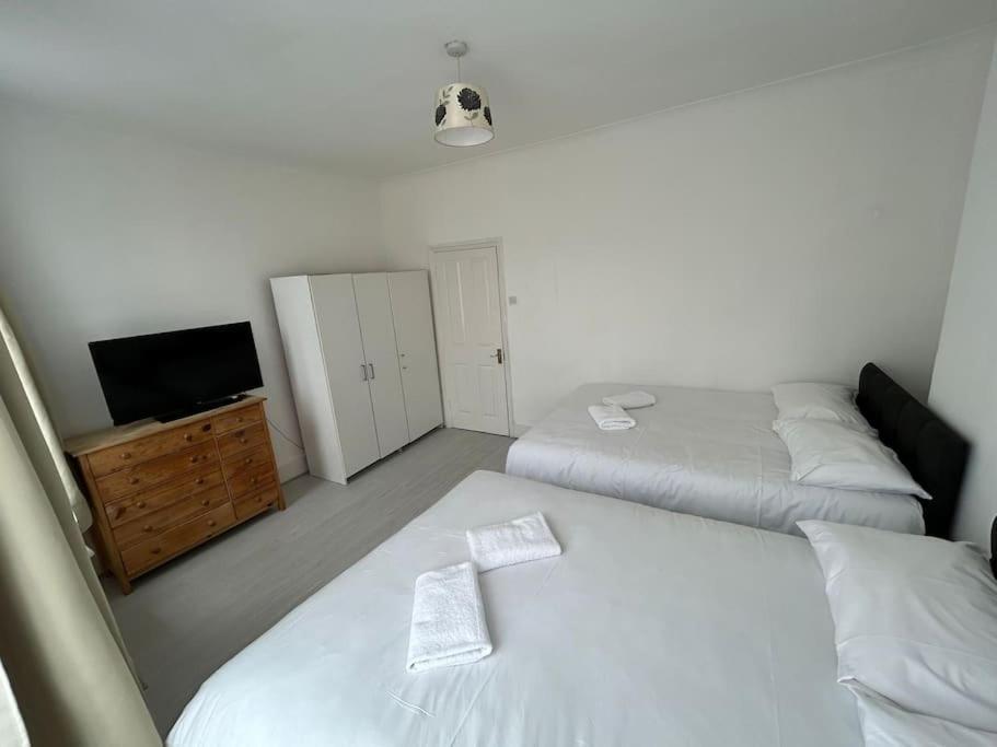 East 2 Bedroom Flat London