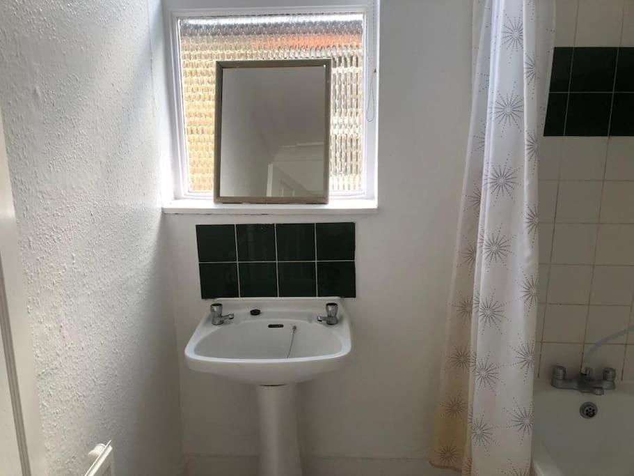 East 2 Bedroom Flat